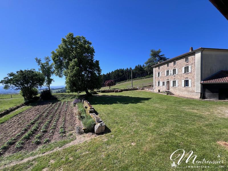 Propriété - 400 m² - 20 pièces