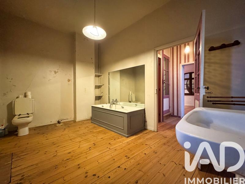 Maison - 265 m² - 12 pièces