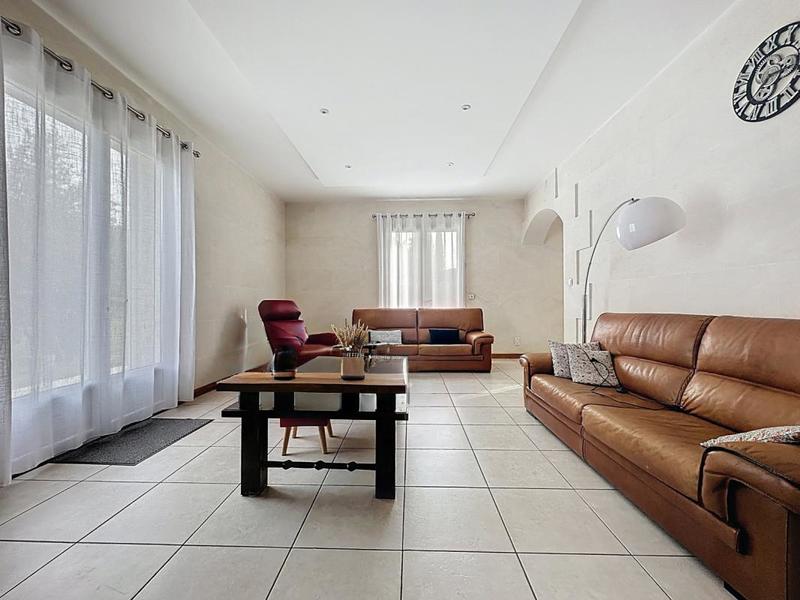 Maison - 300 m² - 7 pièces