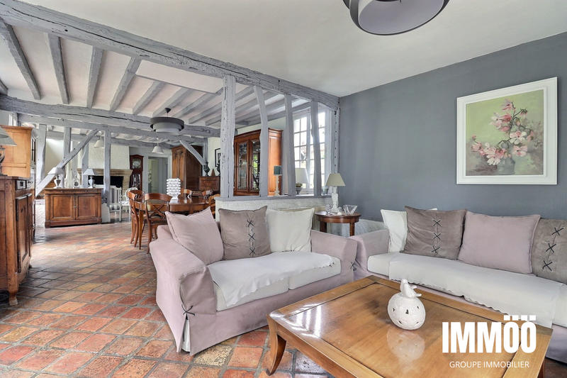 Maison - 225 m² - 10 pièces