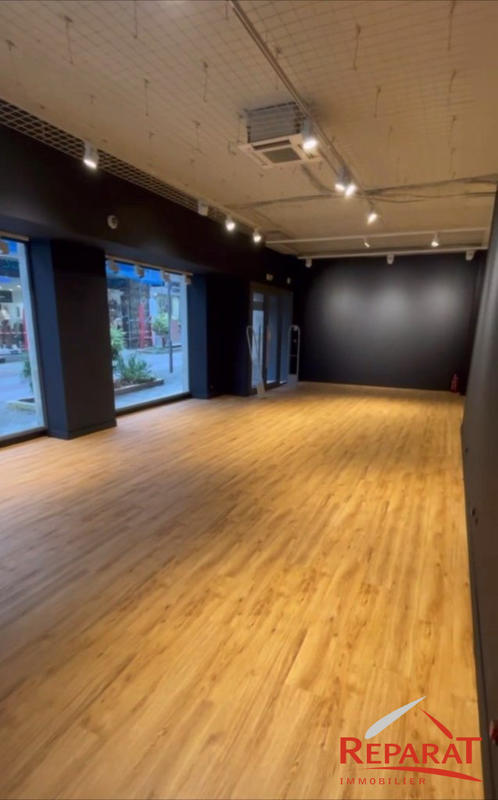 Fonds de commerce - Local commercial - 101 m²