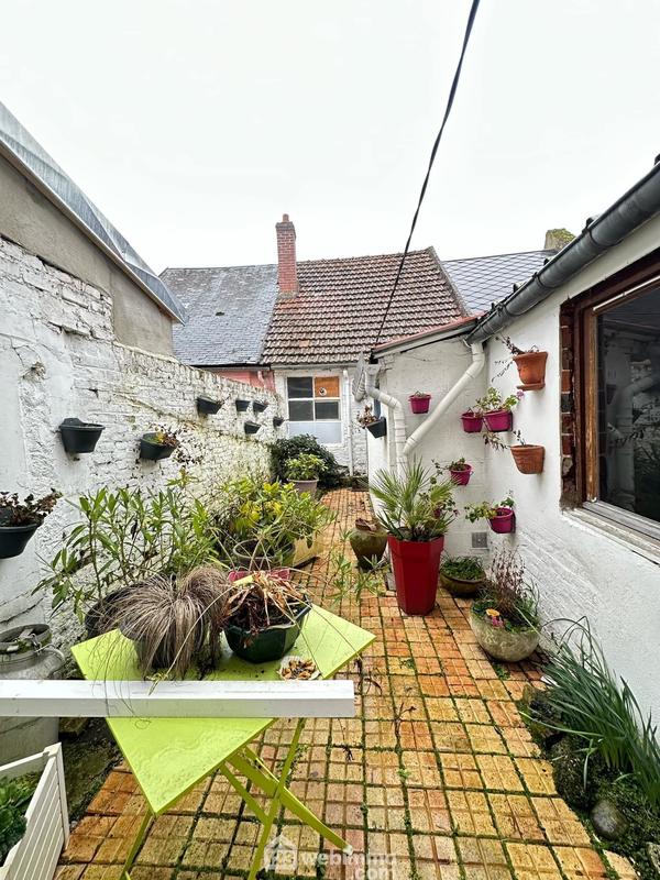 Maison - 305 m² - 12 pièces