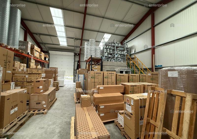 Local d'activité / Entrepôt - 700 m²
