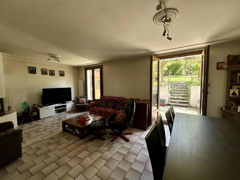 Maison - 145 m² - 8 pièces