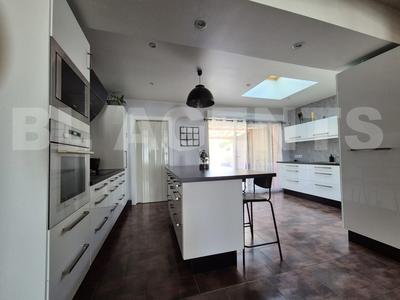 Maison - 137 m² - 5 pièces