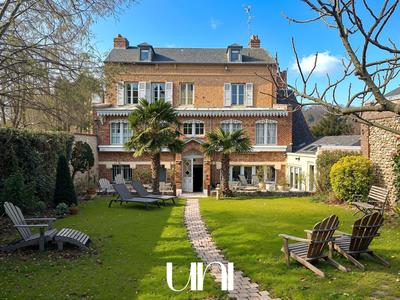 Maison bourgeoise - 264 m² - 7 pièces