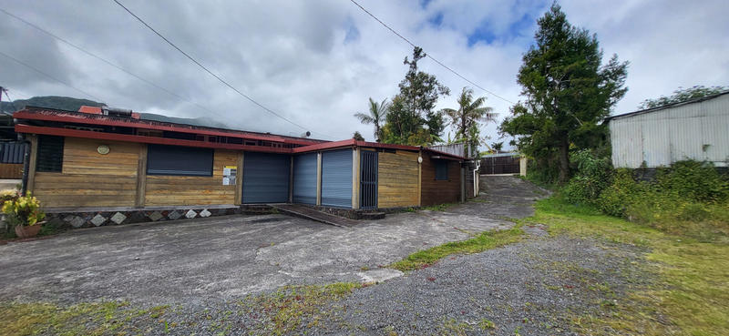 Maison - 280 m² - 10 pièces