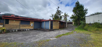 Maison - 280 m² - 10 pièces