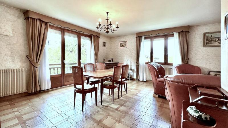 Maison - 132 m² - 8 pièces