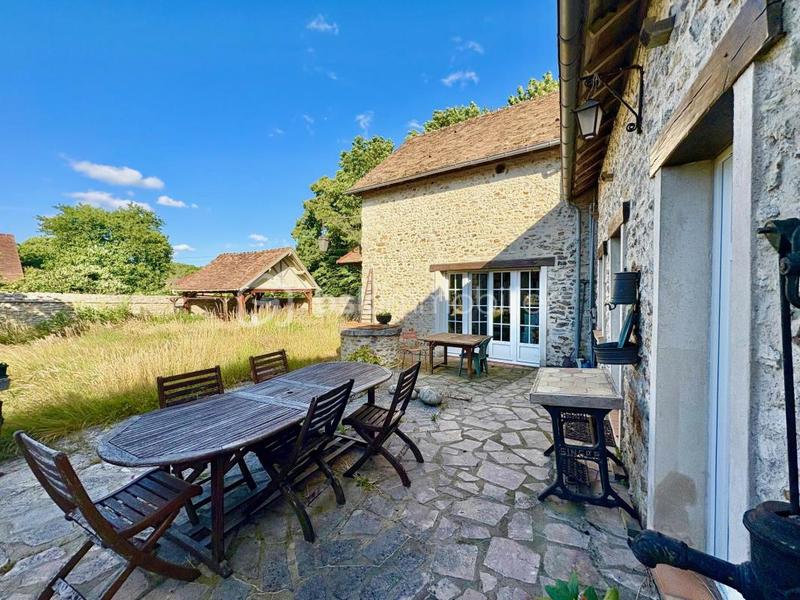 Corps de ferme - 300 m² - 7 pièces