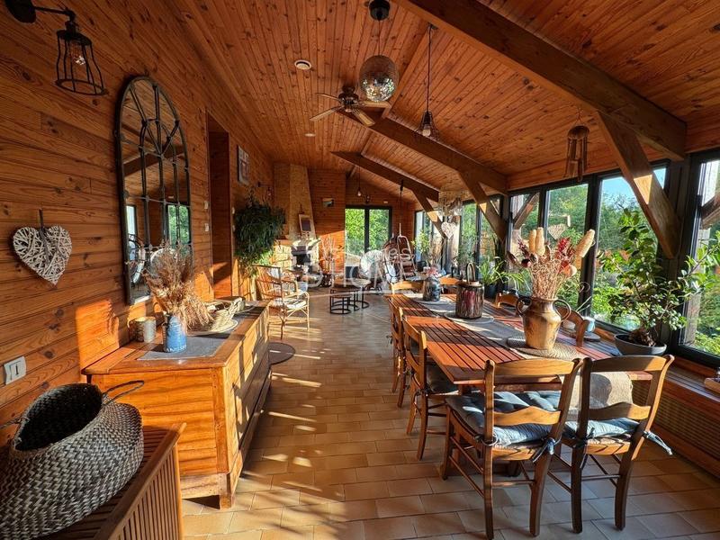 Maison - 190 m² - 9 pièces