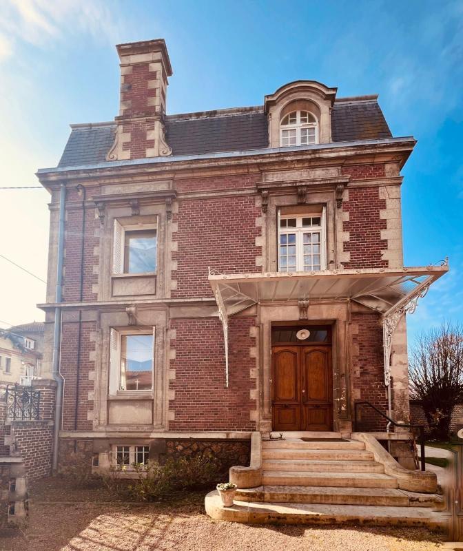 Maison - 194 m² - 8 pièces