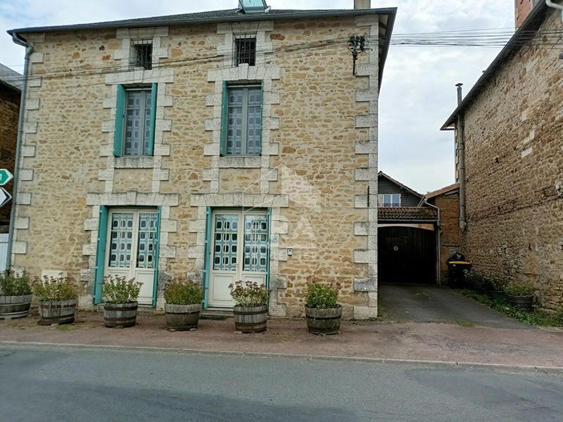 Maison - 210 m² - 8 pièces