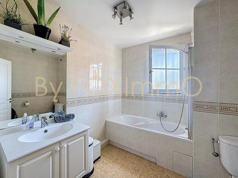 Appartement - 70 m² - 5 pièces