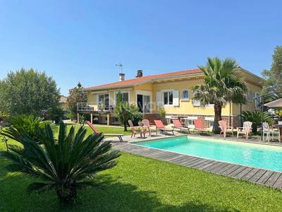 Maison - 195 m² - 7 pièces