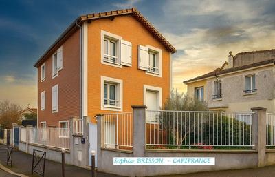 Appartement - 96 m² - 6 pièces