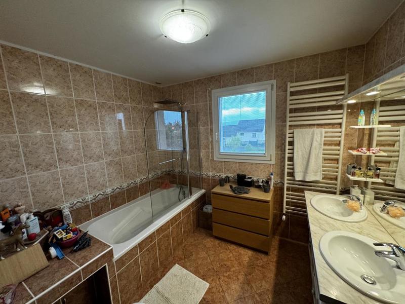 Pavillon - 145 m² - 8 pièces