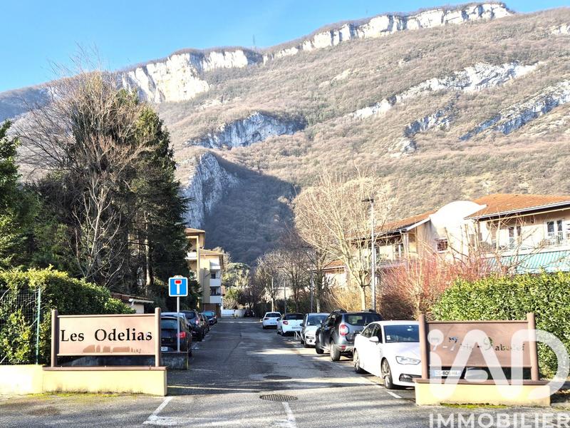 Maison - 93 m² - 4 pièces