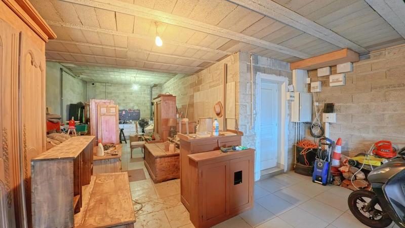 Pavillon - 235 m² - 7 pièces