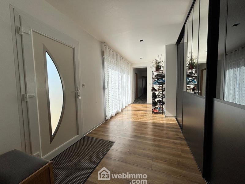 Maison - 226 m² - 7 pièces