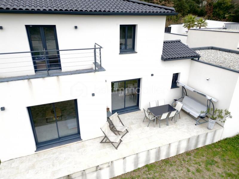 Maison - 134 m² - 7 pièces