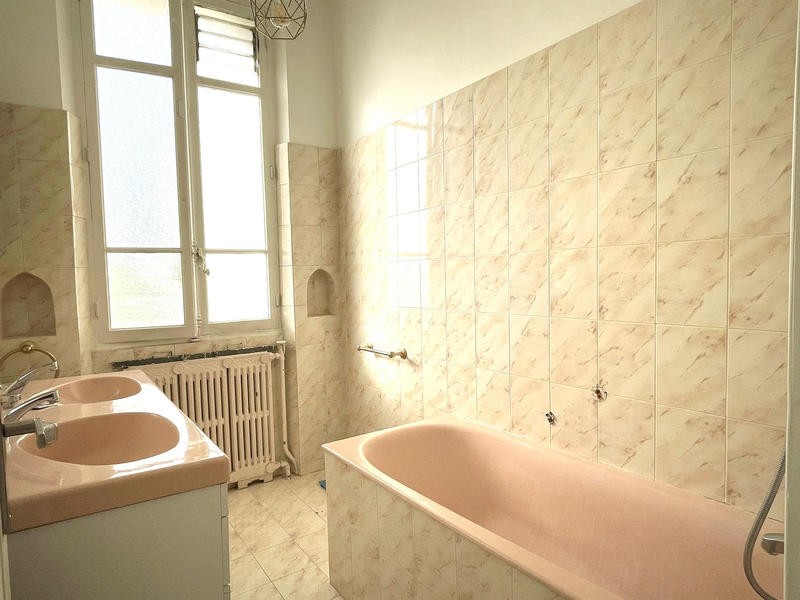 Maison - 179 m² - 10 pièces