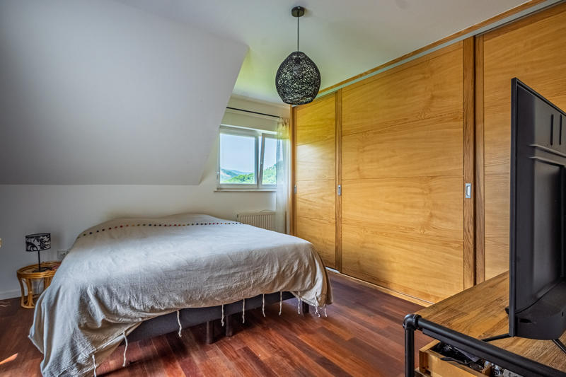 Maison - 250 m² - 7 pièces