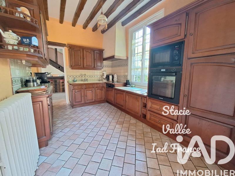 Maison - 201 m² - 9 pièces