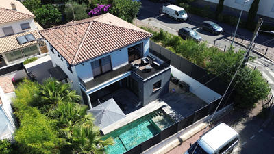 Maison - 180 m² - 6 pièces