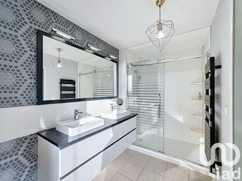 Appartement - 140 m² - 5 pièces