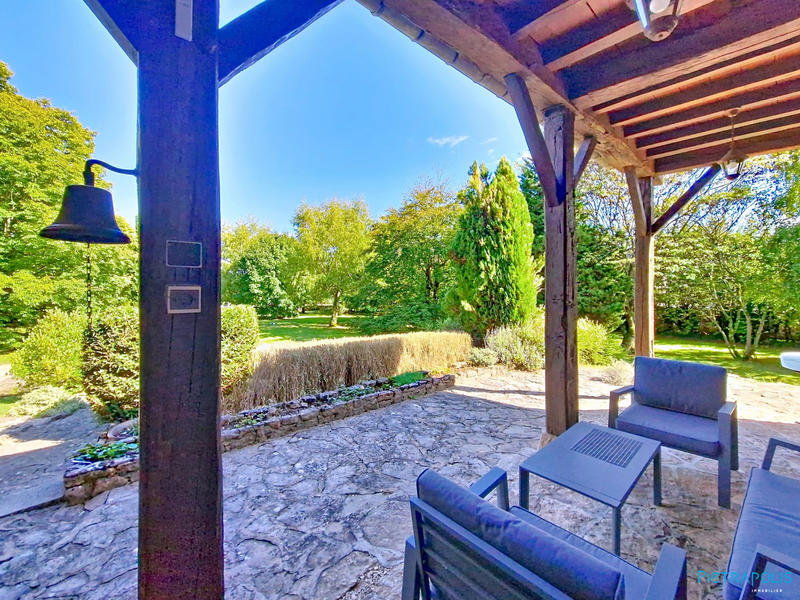 Maison - 195 m² - 7 pièces