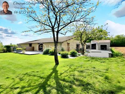 Grange - 231 m² - 10 pièces