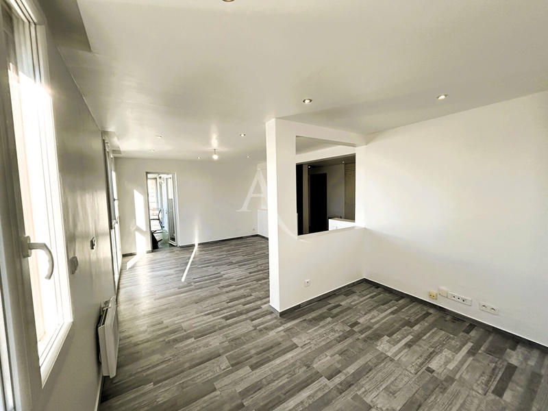 Appartement - 99 m² - 5 pièces