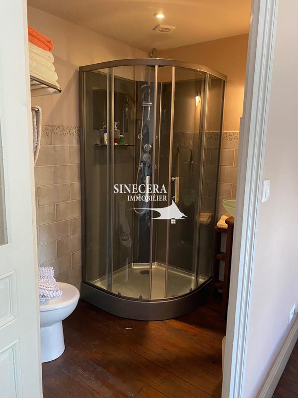 Maison - 220 m² - 7 pièces