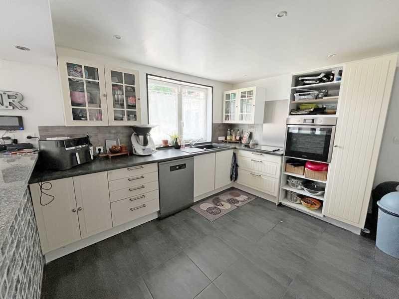 Maison - 147 m² - 8 pièces