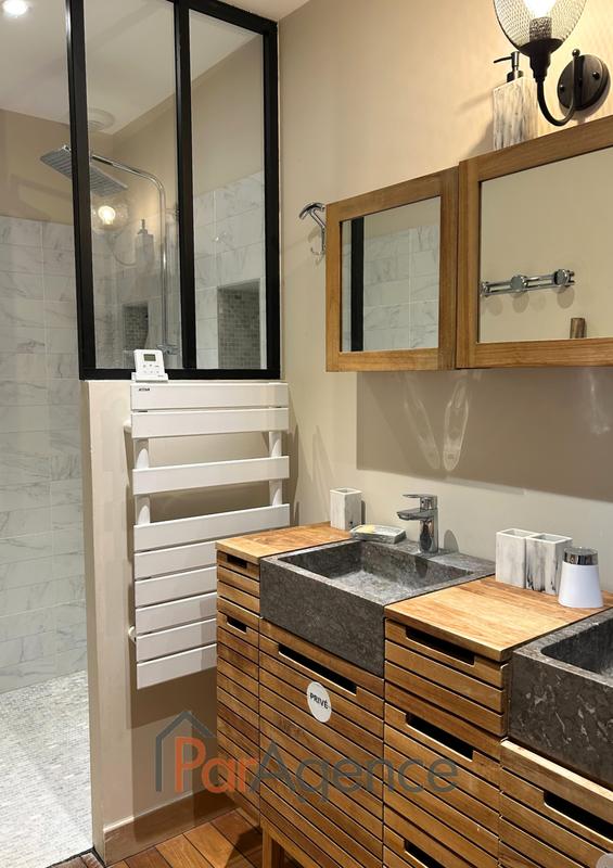 Maison - 177 m² - 7 pièces