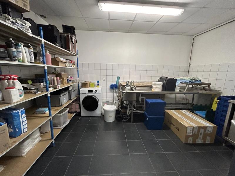 Bureau - 352 m² - 9 pièces