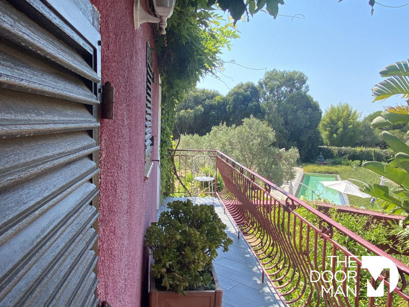 Villa - 426 m² - 15 pièces