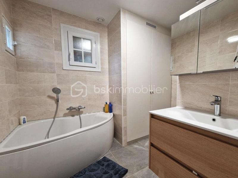 Maison - 143 m² - 7 pièces