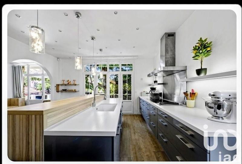 Maison de maîtres - 321 m² - 12 pièces