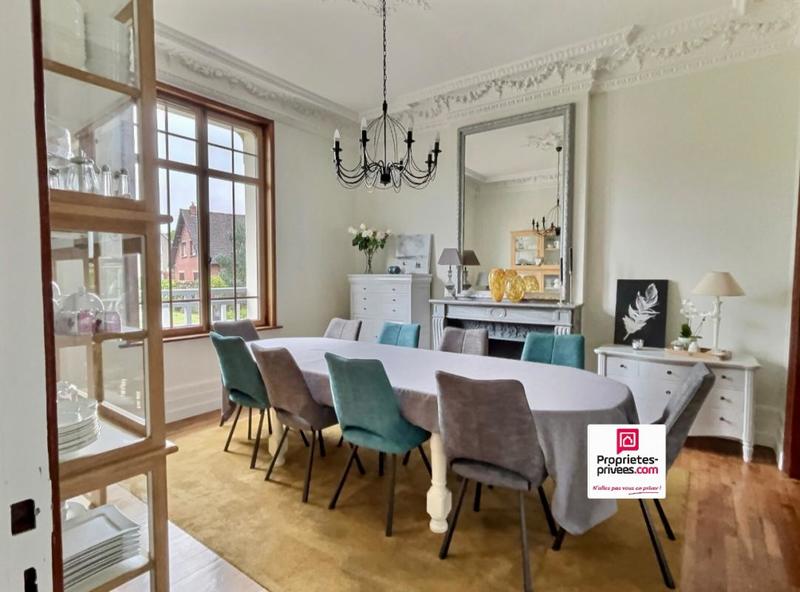 Propriété - 425 m² - 13 pièces