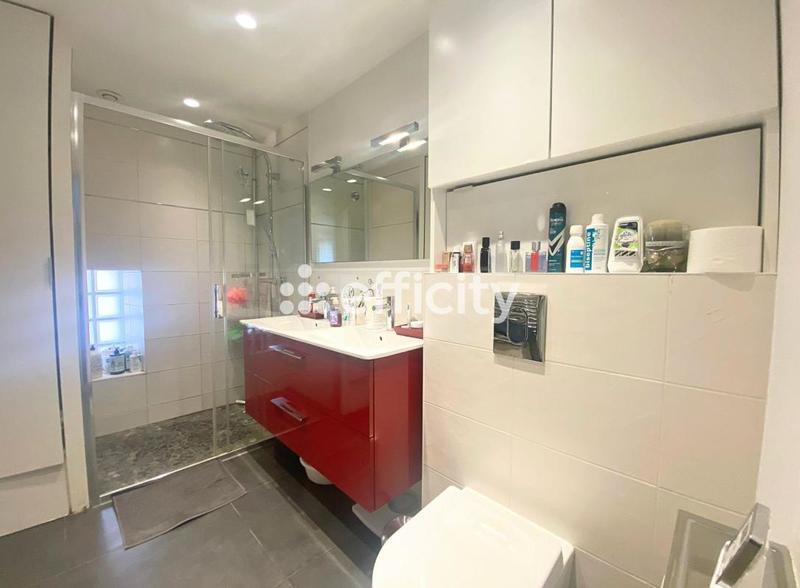 Appartement - 121 m² - 5 pièces