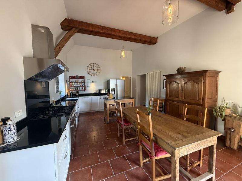 Maison ancienne - 242 m² - 8 pièces