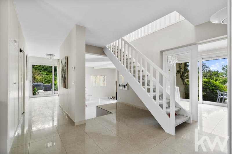 Maison d'architecte - 350 m² - 10 pièces