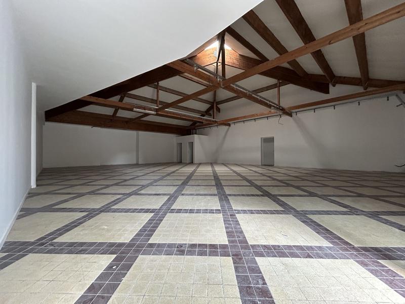 Local commercial - 198 m²