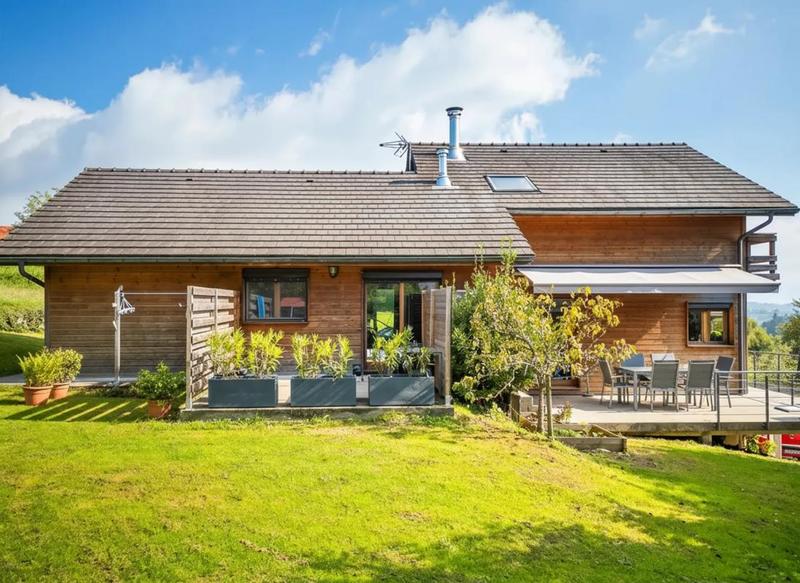 Maison - 180 m² - 8 pièces