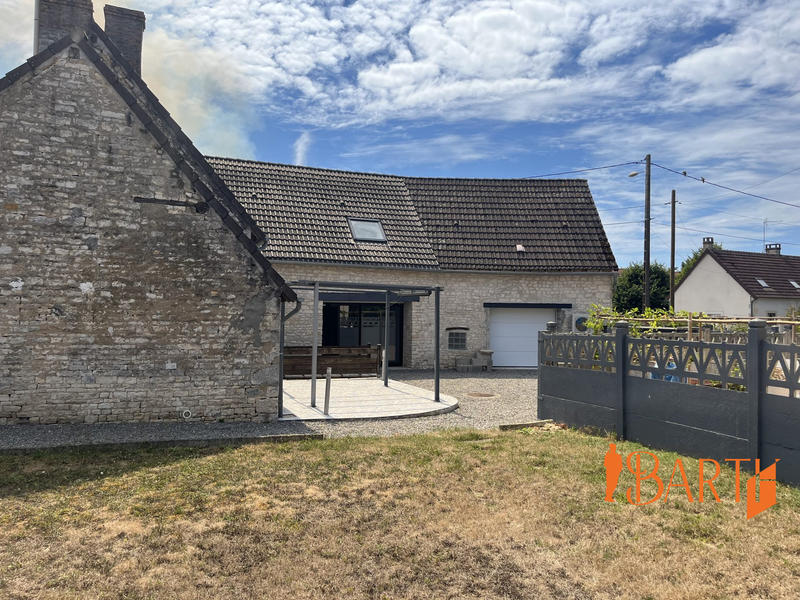 Maison traditionnelle - 225 m² - 7 pièces