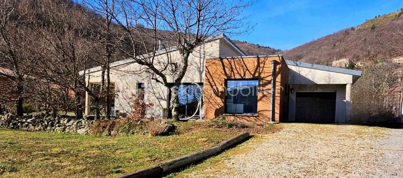 Maison - 102 m² - 5 pièces