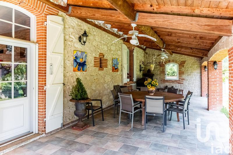 Maison - 330 m² - 7 pièces