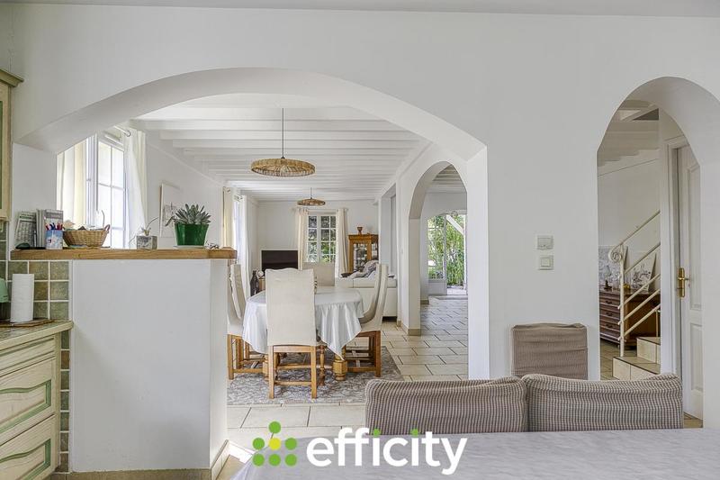 Maison - 215 m² - 7 pièces